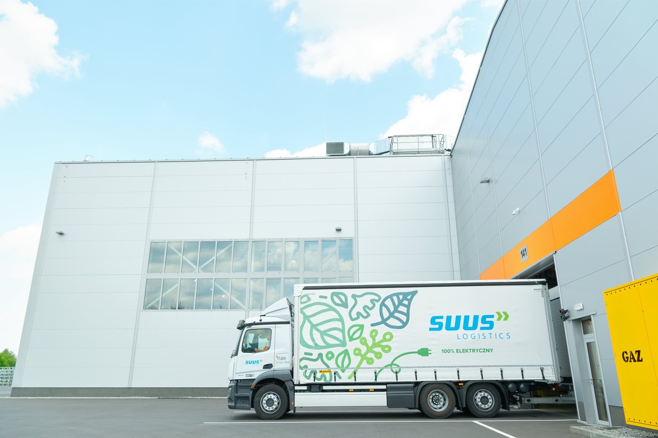 Wspólny projekt SUUSa i Grupy Kęty S.A. – niskoemisyjny transport profili aluminiowych elektryczną ciężarówką
